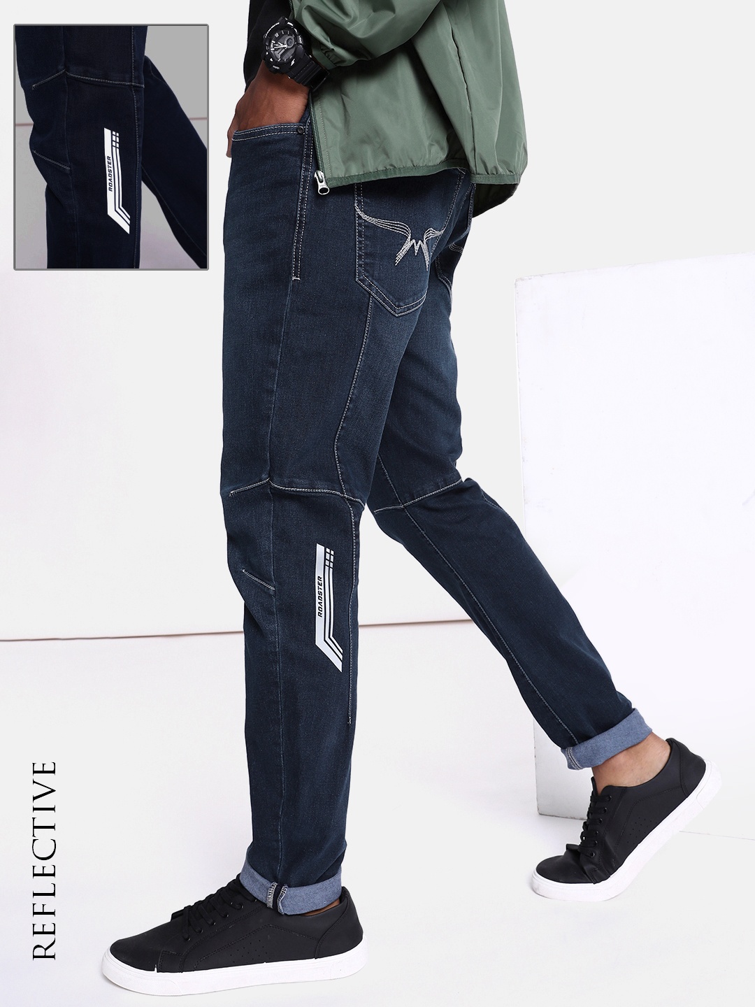 

The Roadster Life Co. Men Mid-Rise Carrot Light Fade Stretchable Jeans, Blue