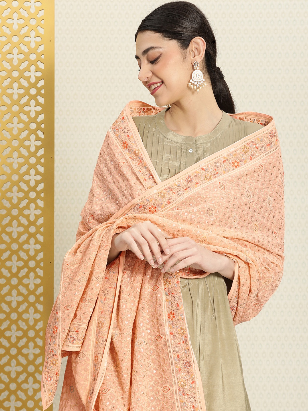 

House of Pataudi Ethnic Motifs Sequinned Embroidered Jashn Dupatta, Peach