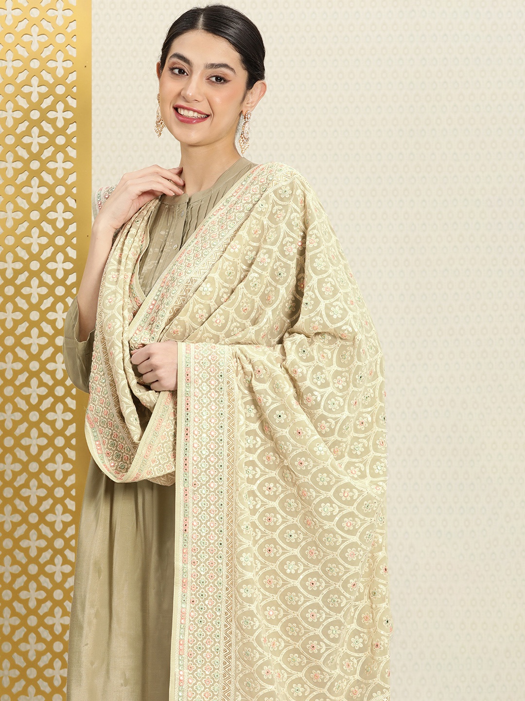 

House of Pataudi Jashn Embroidered Dupatta with Thread Work, Green