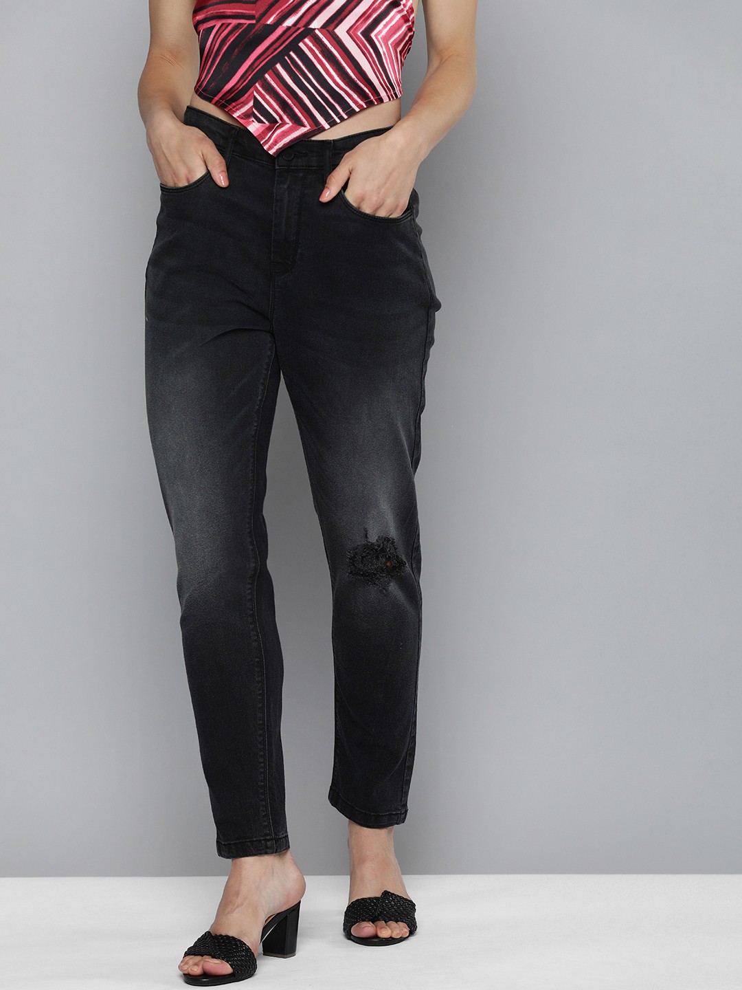 

HERE&NOW Women Relaxed Fit High-Rise Mildly Distressed Light Fade Stretchable Jeans, Black