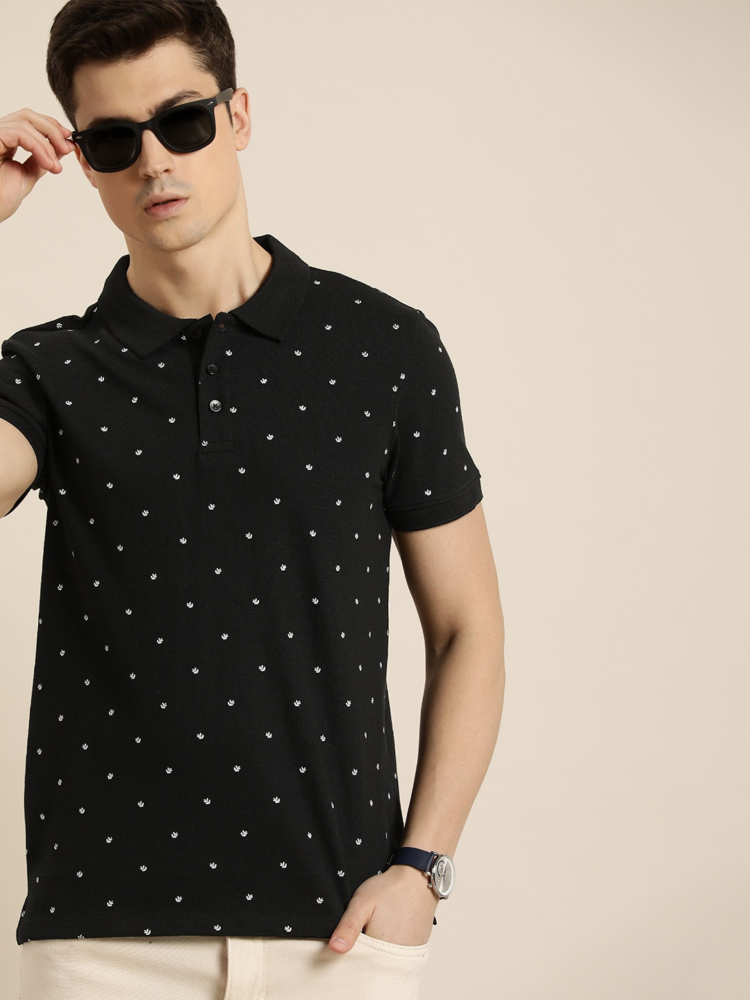 

INVICTUS Conversational Printed Polo Collar T-shirt, Black