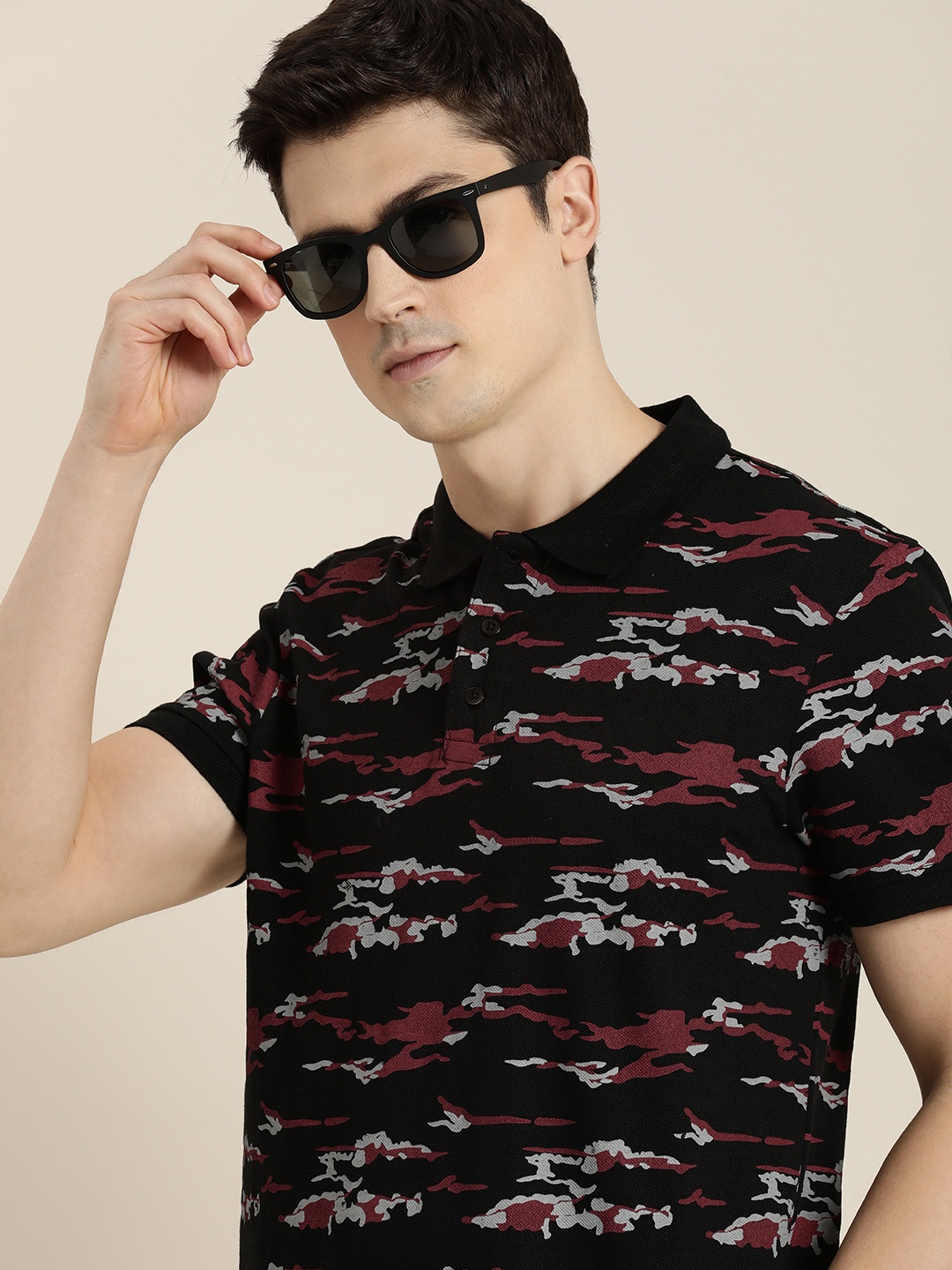 

INVICTUS Abstract Printed Polo Collar T-shirt, Black