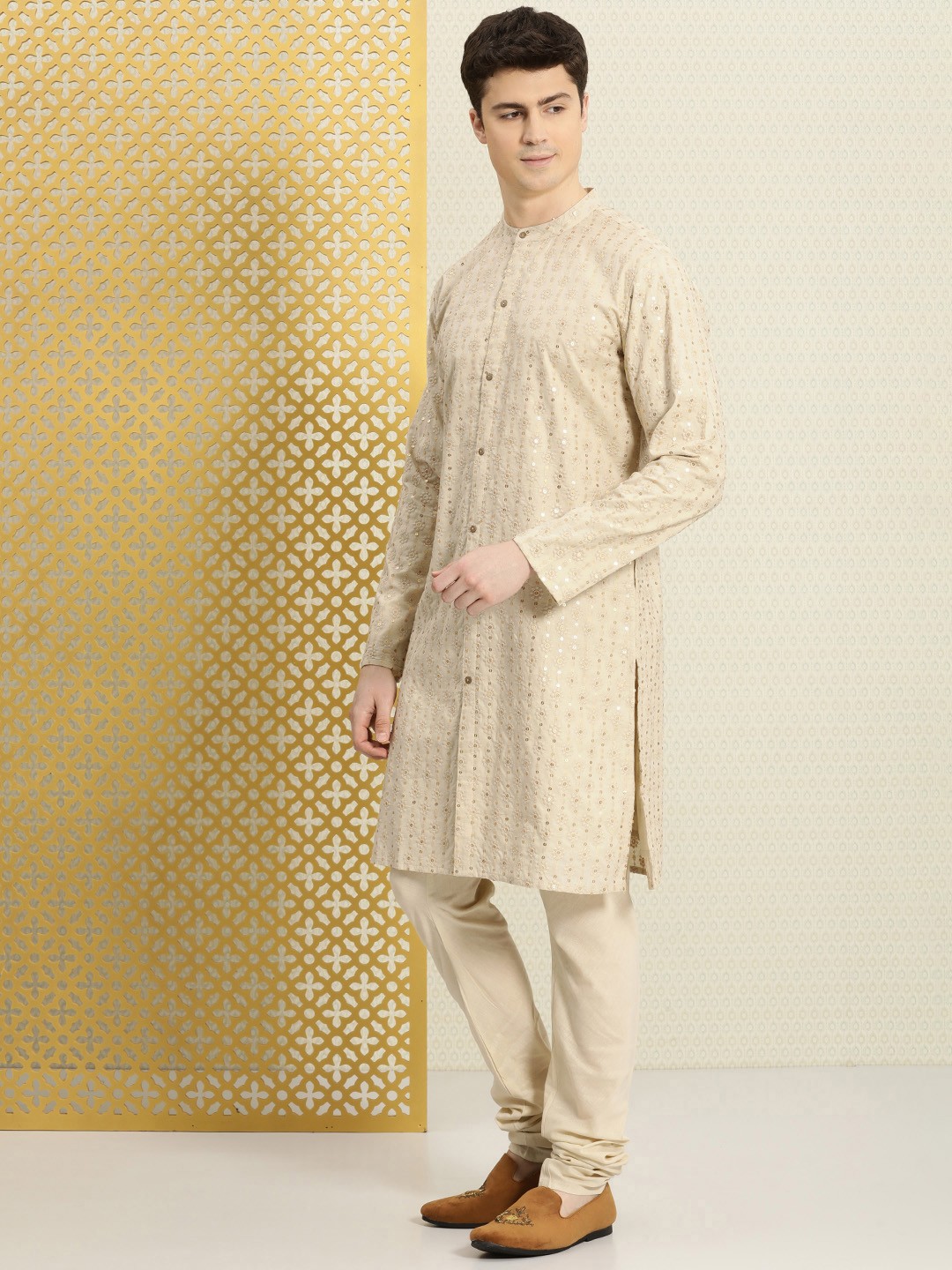 

House of Pataudi Men Jashn Ethnic Motifs Embroidered Sequinned Pure Cotton Kurta & Pyjama, Beige