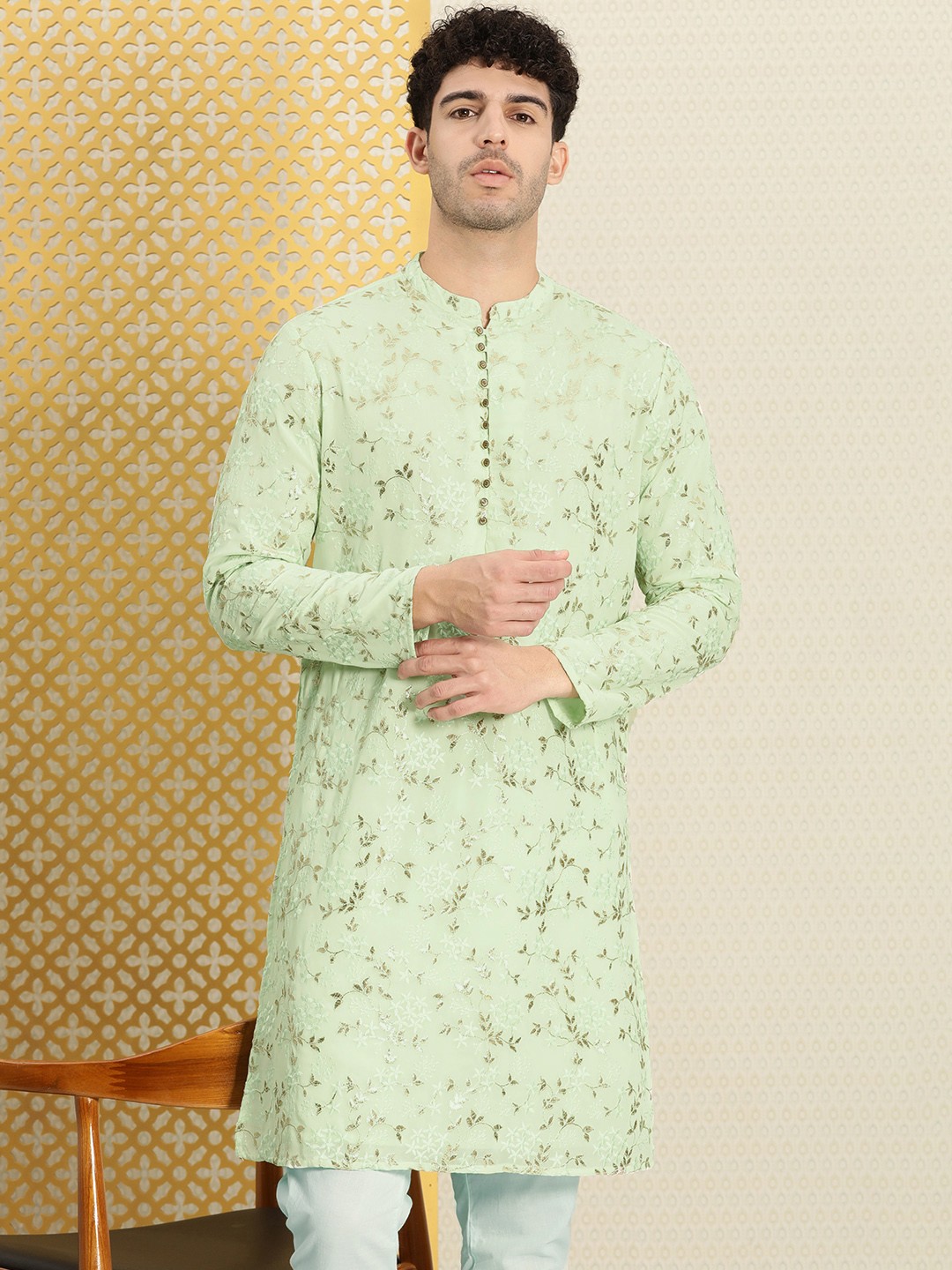 

House of Pataudi Men Ethnic Motifs Embroidered Thread Work Jashn Kurta with Churidar, Green