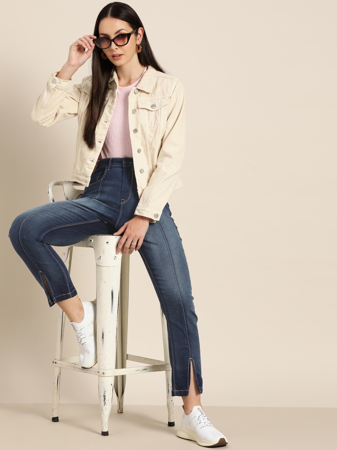 

Moda Rapido Women Front Slit Detail Light Fade Stretchable Jeans, Navy blue