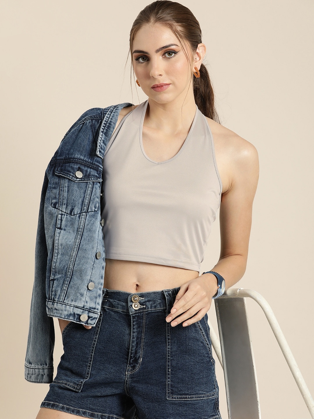 

Moda Rapido Solid Halter Neck Fitted Crop Top, Grey