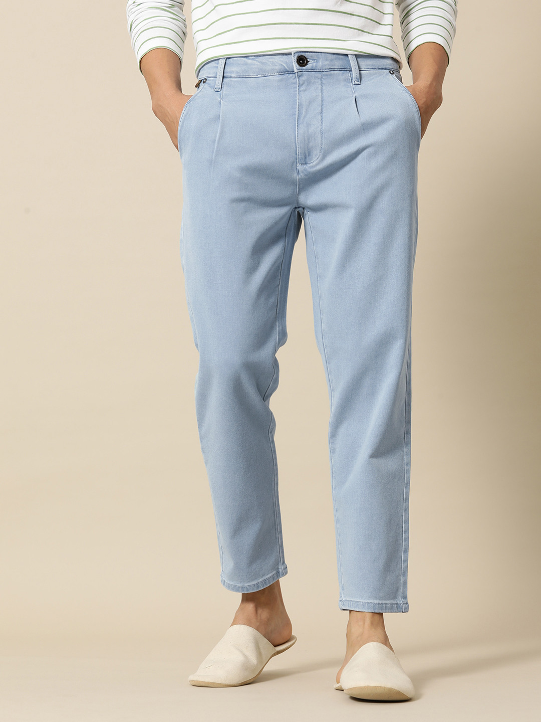 

Mr Bowerbird Men Pleated Cropped Light Fade Stretchable Jeans, Blue
