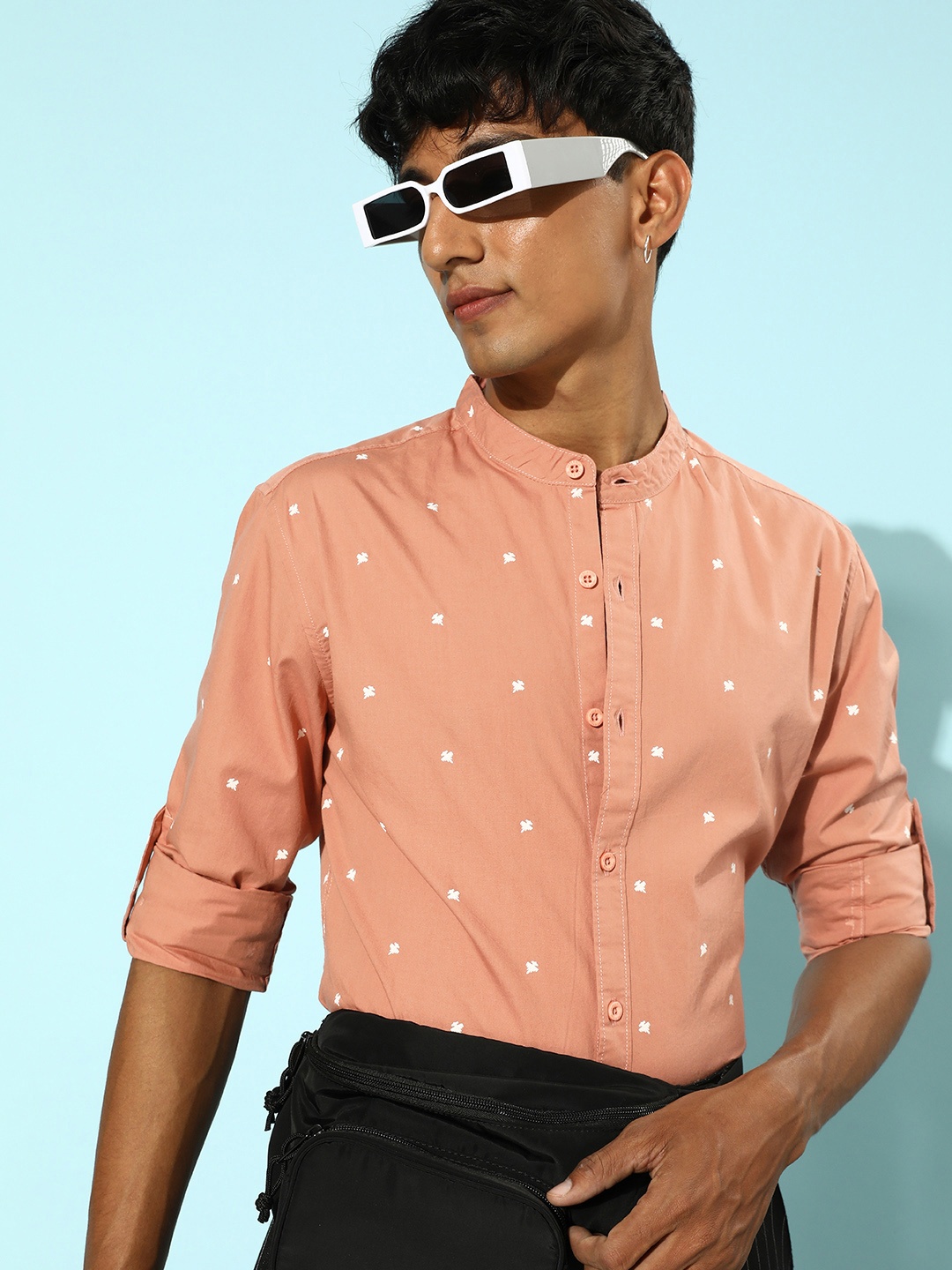 

HERE&NOW Men Peach Coral Pure Cotton Printed Slim Love Is In The Air Flower Power Shirt