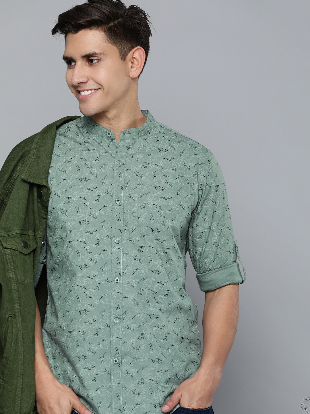 

HERE&NOW Men Abstract Printed Pure Cotton Casual Shirt, Green