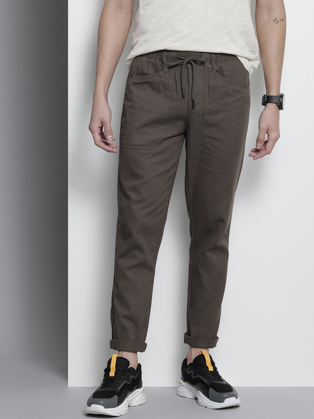 

The Indian Garage Co Men Slim Fit Cotton Chinos Trousers, Grey