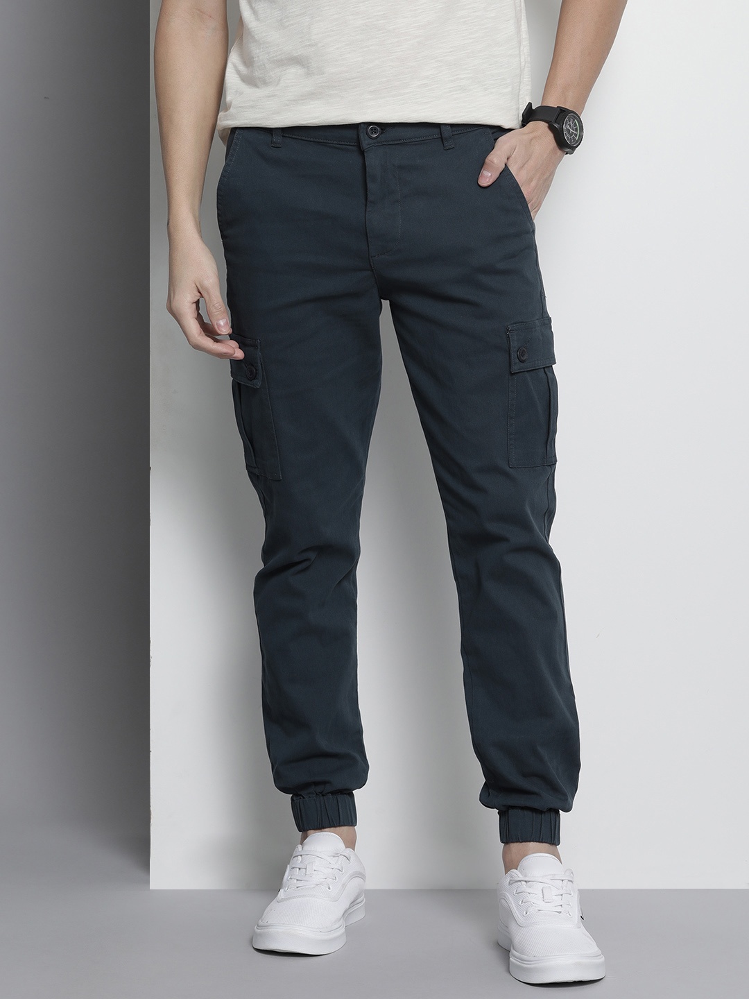 The Indian Garage Co Men Slim Fit Cargos Trousers