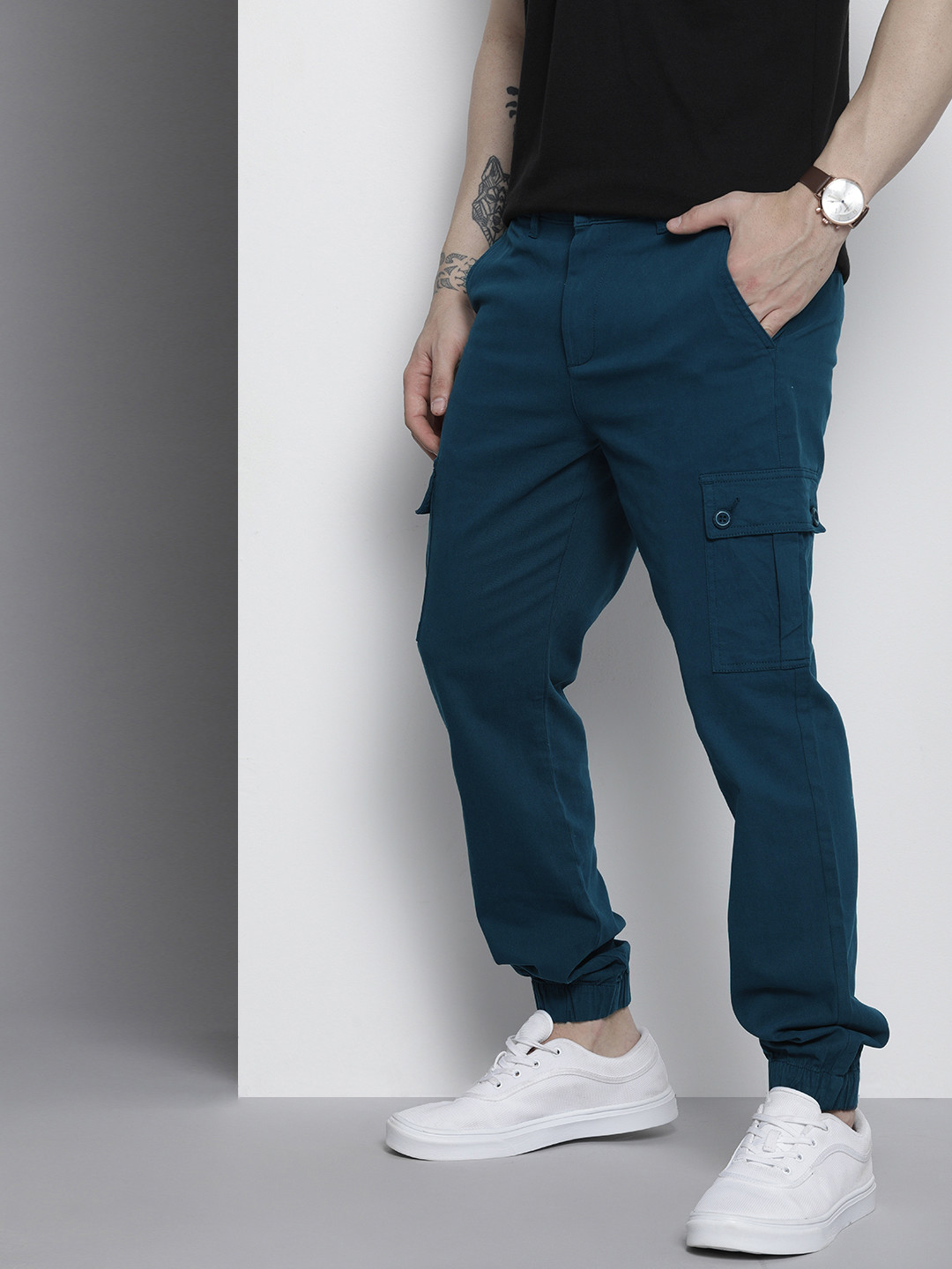 

The Indian Garage Co Men Teal Slim Fit Cargos Trousers
