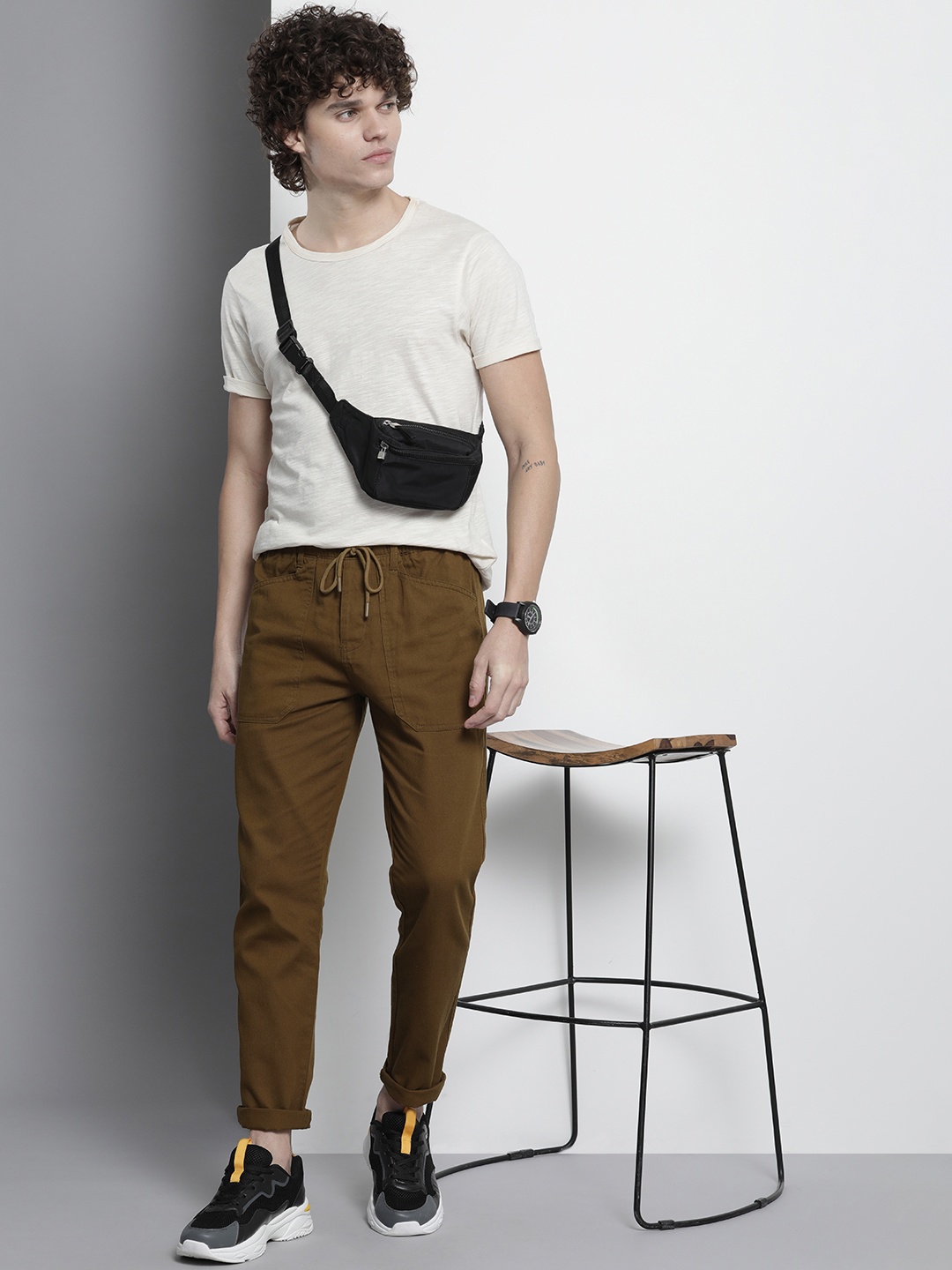 

The Indian Garage Co Men Slim Fit Pleated Cotton Chinos Trousers, Brown