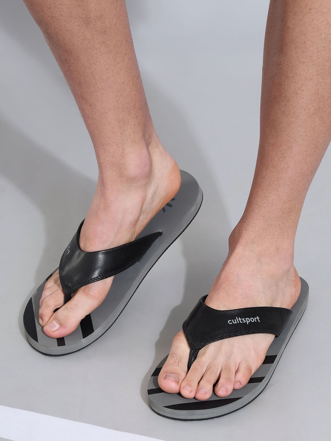 

Cultsport Men Printed Sweat Absorbing Thongs Flip Flops, Grey