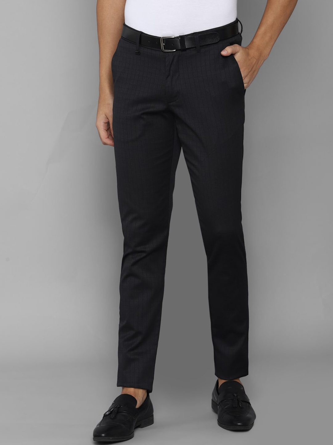 

Louis Philippe Sport Men Checked Slim Fit Cotton Trousers, Black