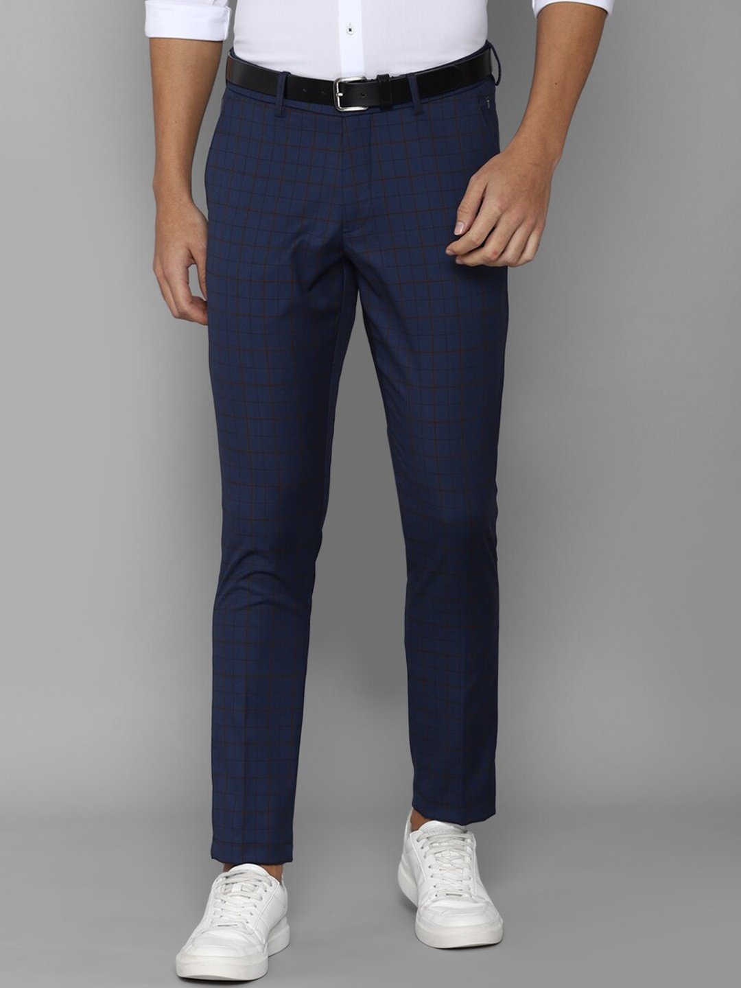 

Louis Philippe Sport Men Checked Slim Fit Trousers, Navy blue