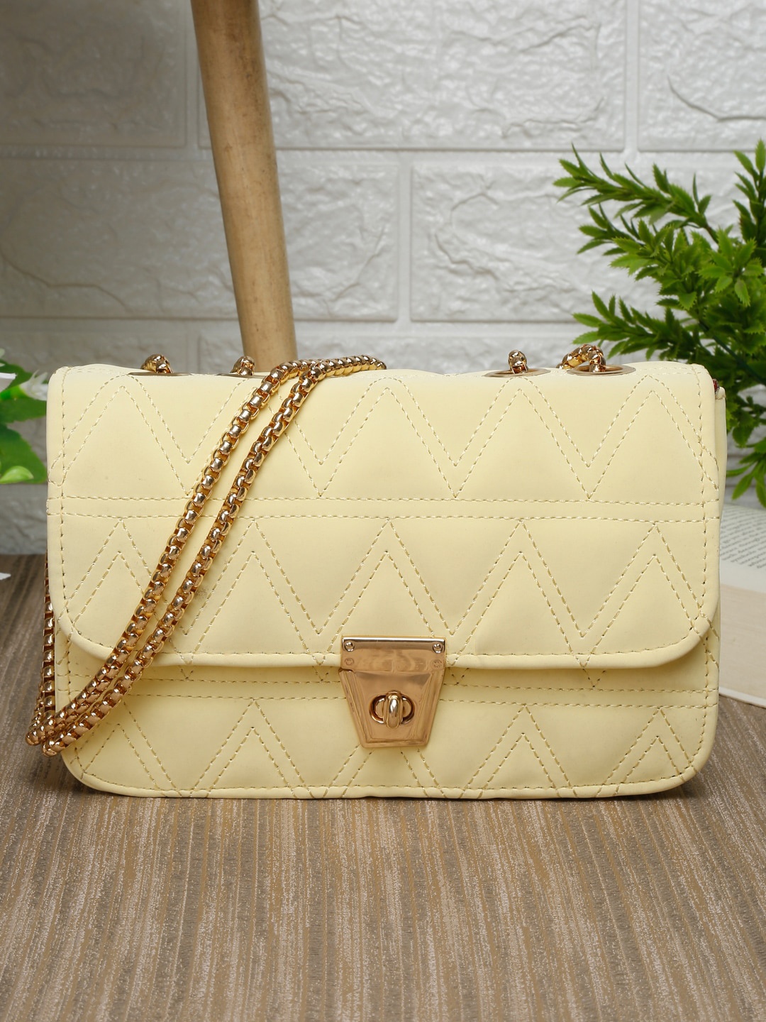 

Apsis Textured Structured Handheld Bag, Yellow