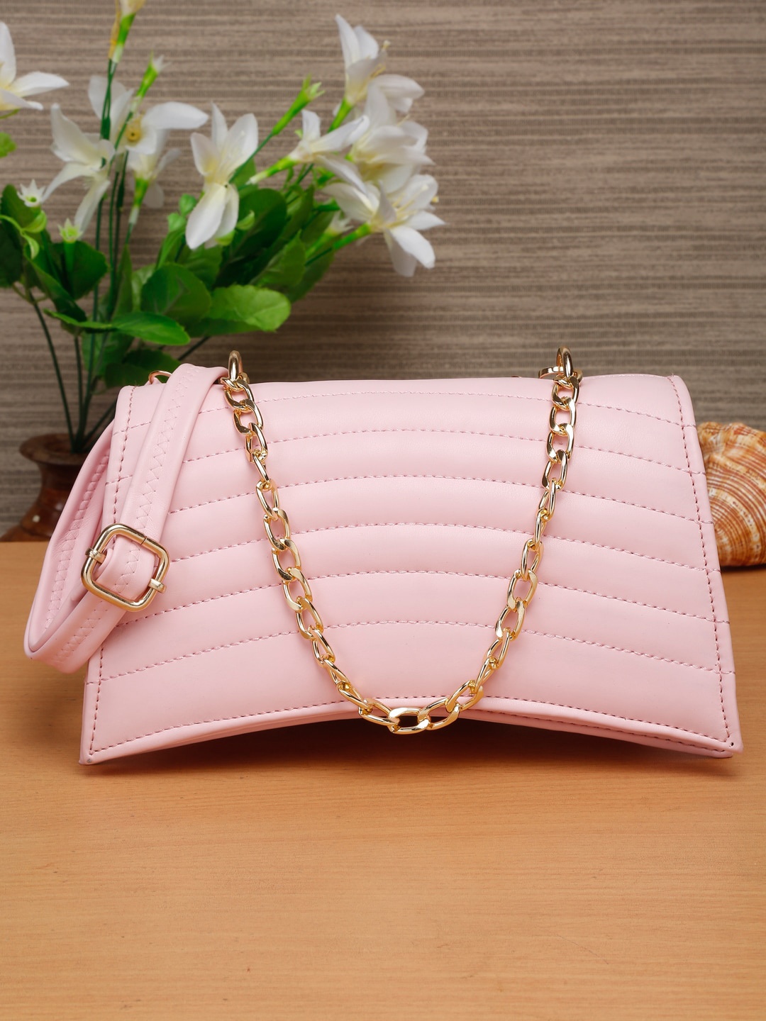 

Apsis Structured Sling Bag with Quilted, Pink