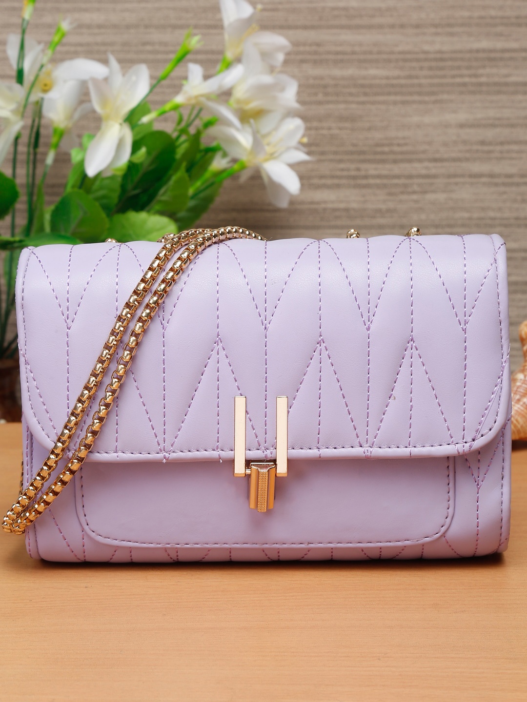 

Apsis Textured Structured Handheld Bag with Quilted, Lavender
