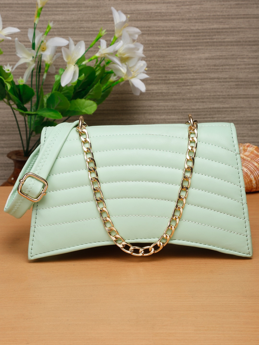 

Apsis Structured Sling Bag with Quilted, Green