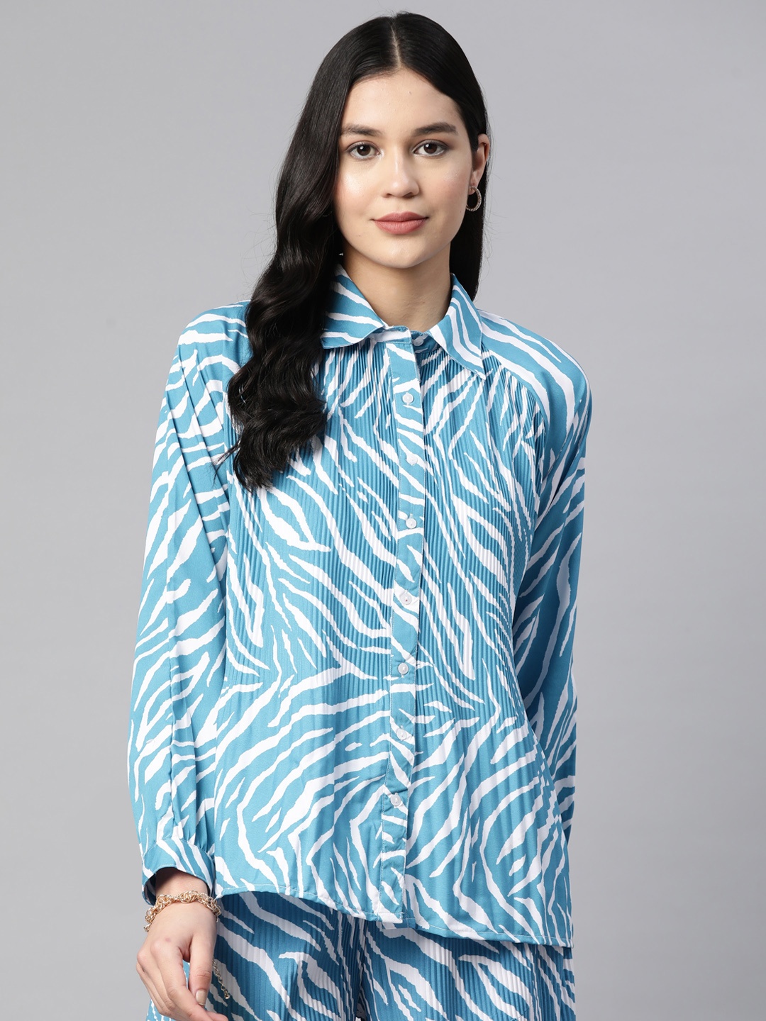 

plusS Women Printed Casual Shirt, Blue