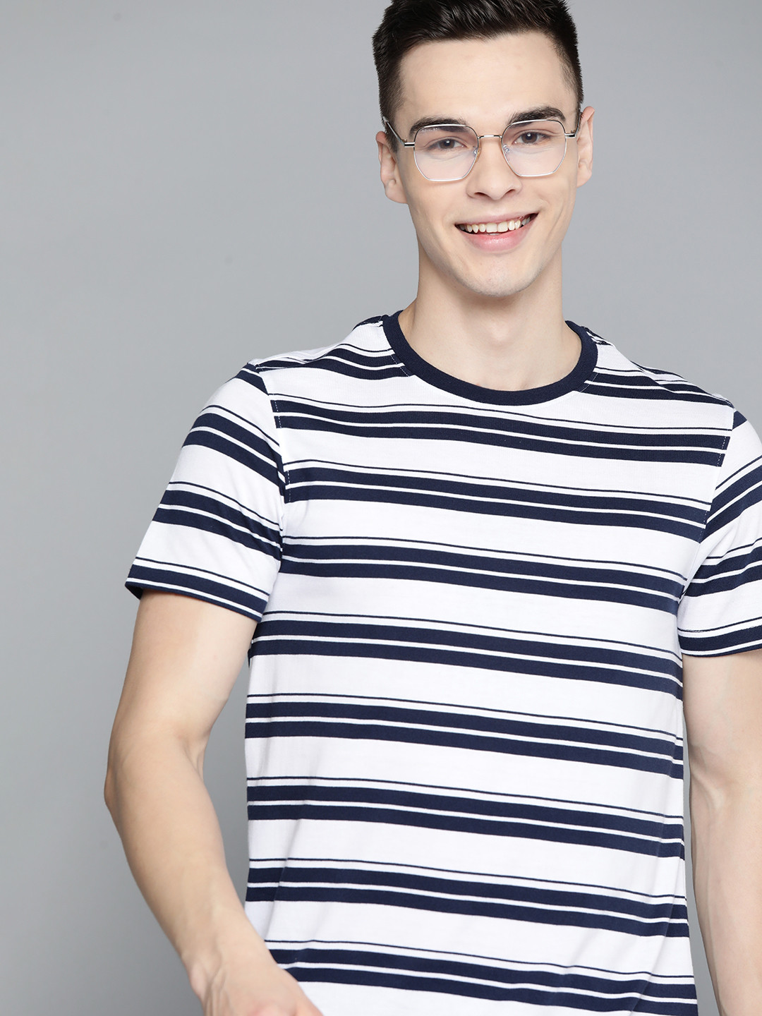

Mast & Harbour Men Striped T-shirt, White