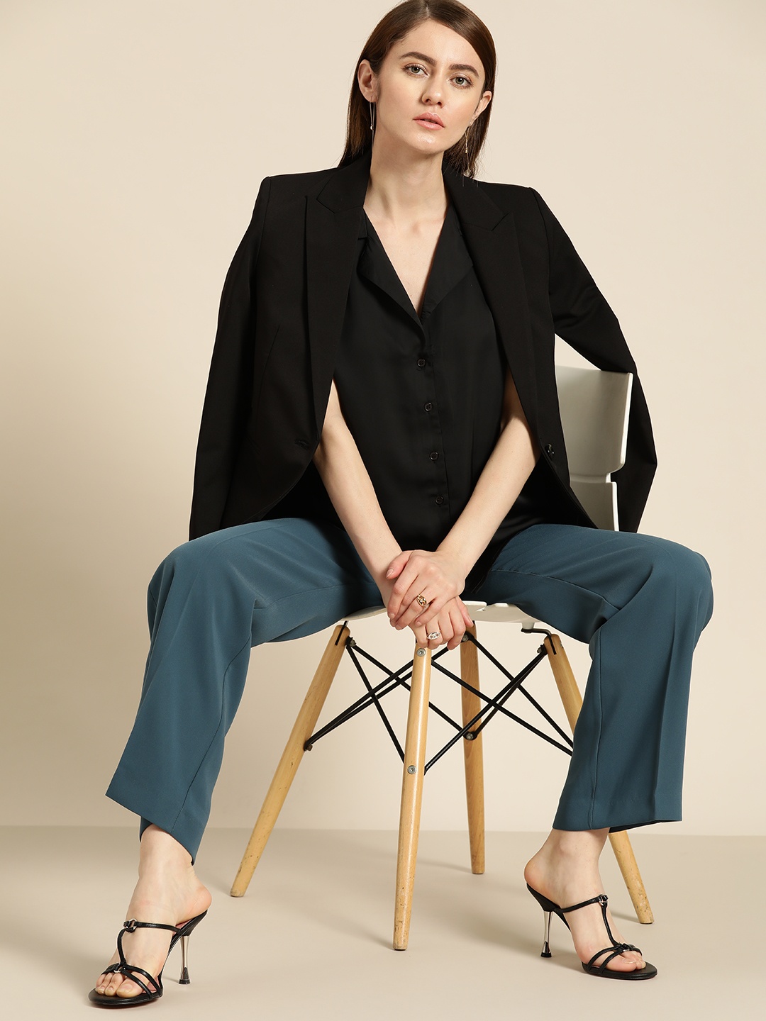 

her by invictus Valentine Special Satin-Finish Cuban Collar Casual Shirt, Black