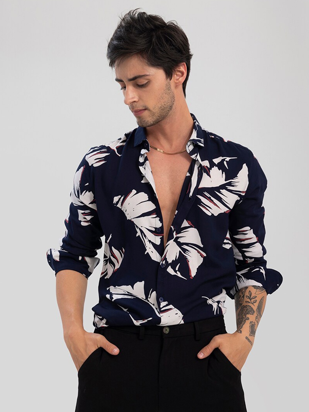 

Snitch Men Slim Fit Floral Printed Casual Shirt, Blue