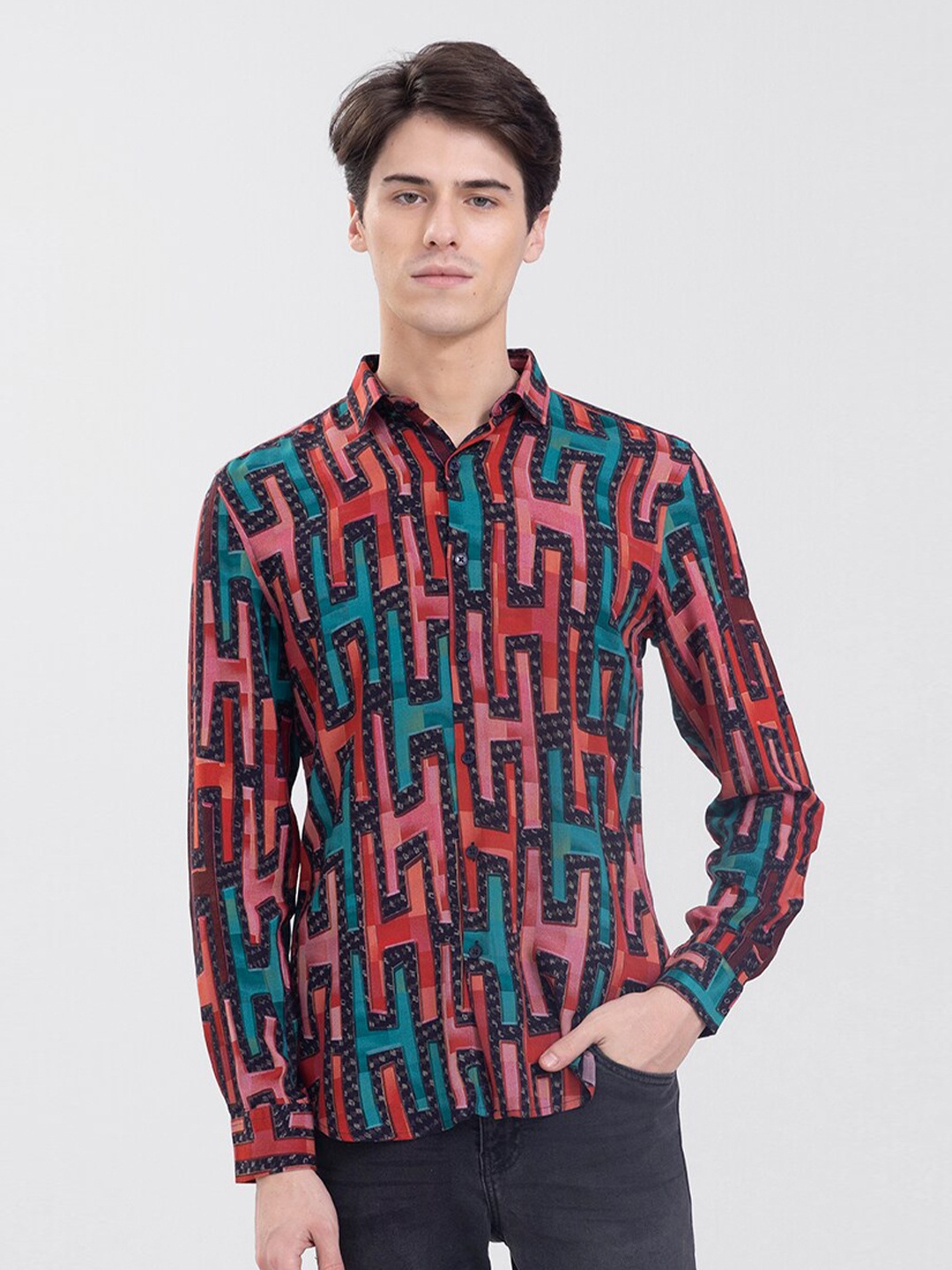 

Snitch Men Slim Fit Printed Casual Shirt, Red