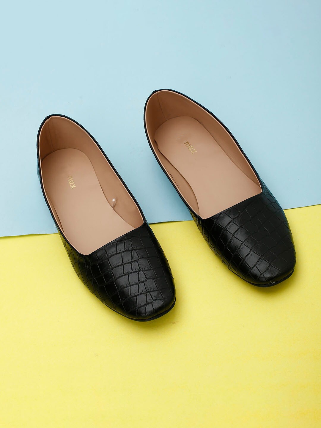 

max Women Textured Ballerinas Flats, Black