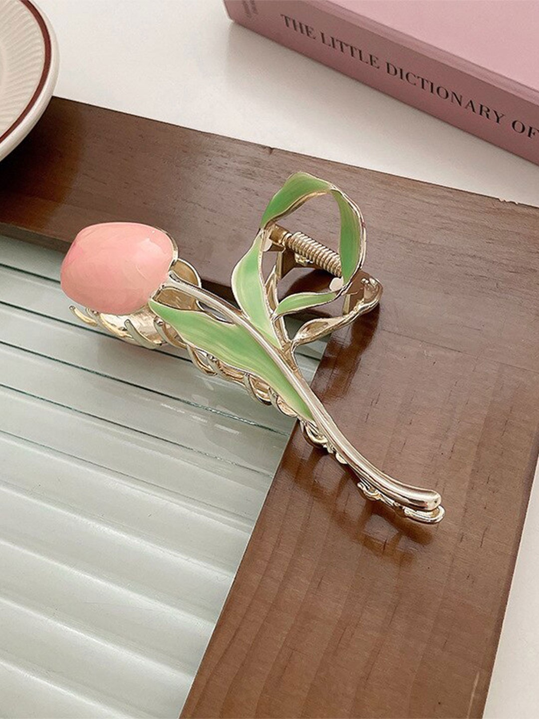 

VAGHBHATT Women Gold-Toned & Pink Claw Clip