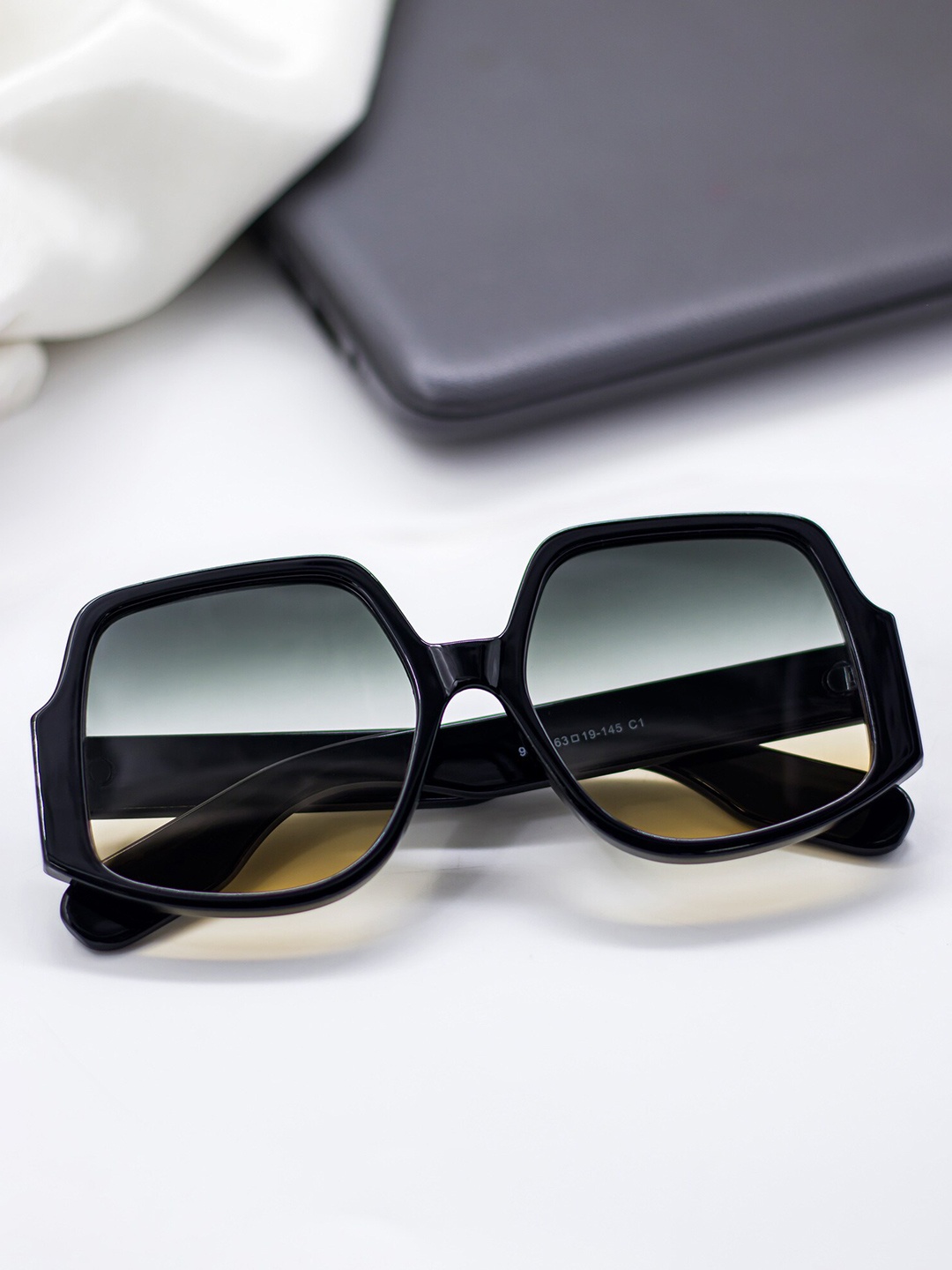 

Bellofox Men Oversized Sunglasses BS1983-1222M, Black