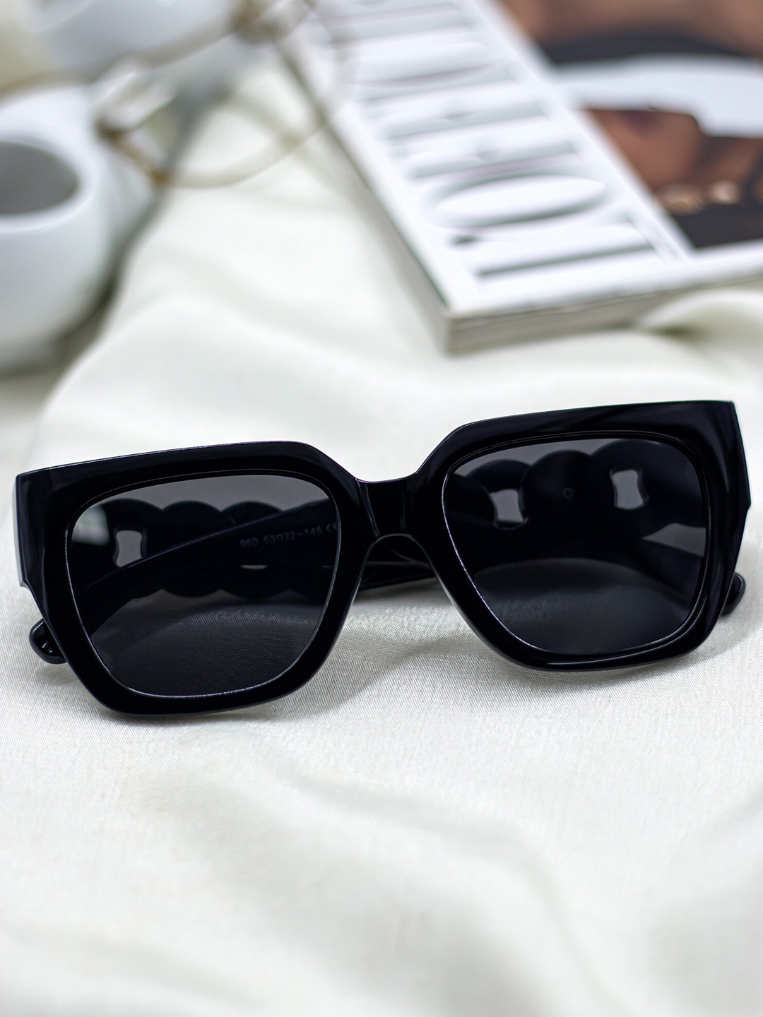 

Bellofox Men Wayfarer Sunglasses BS2052-1222M, Black
