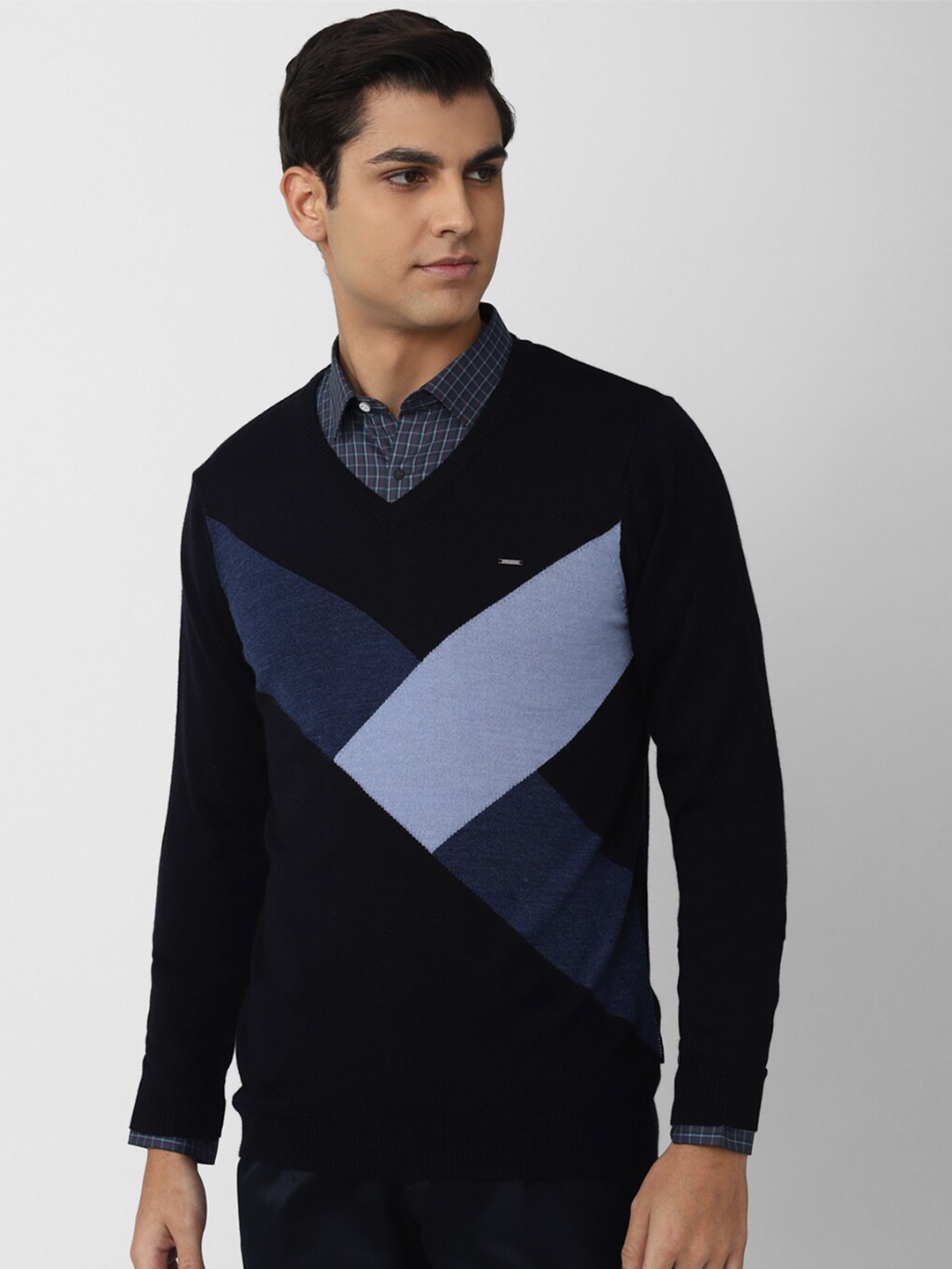 

Van Heusen Colourblocked V-Neck Pullover Sweater, Black