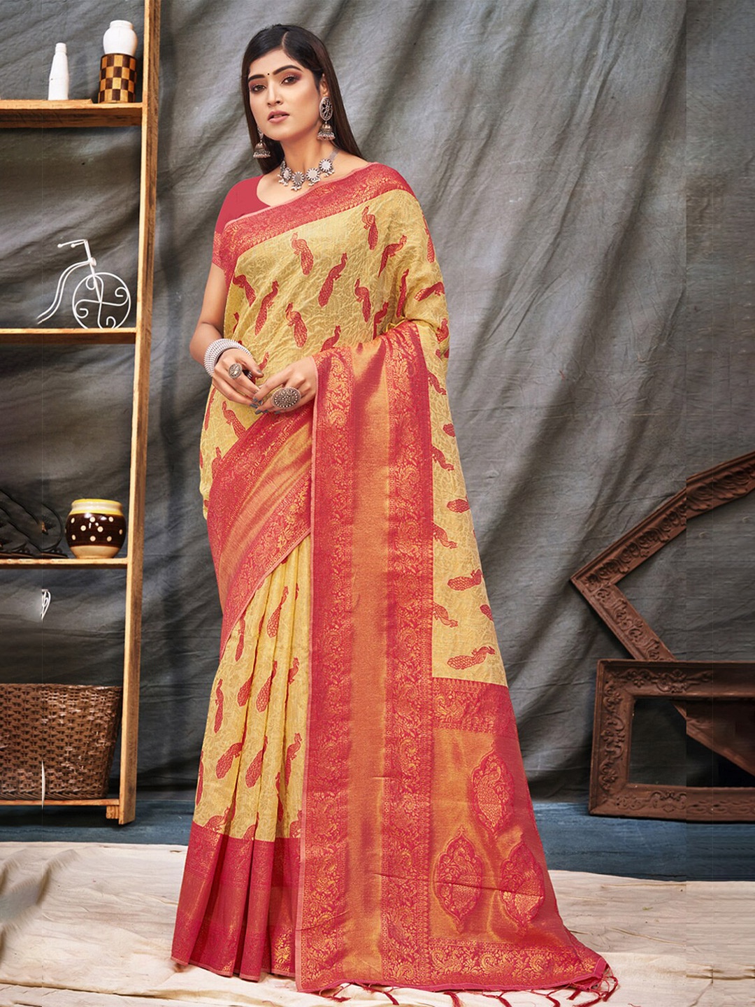 

SANGAM PRINTS Woven Design Zari Saree, Beige