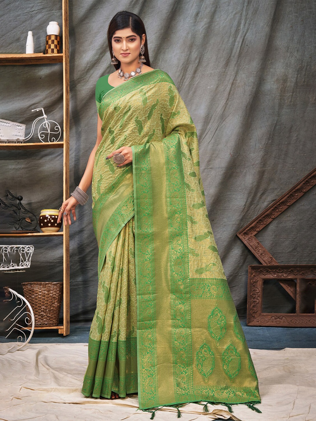 

SANGAM PRINTS Woven Design Zari Saree, Beige