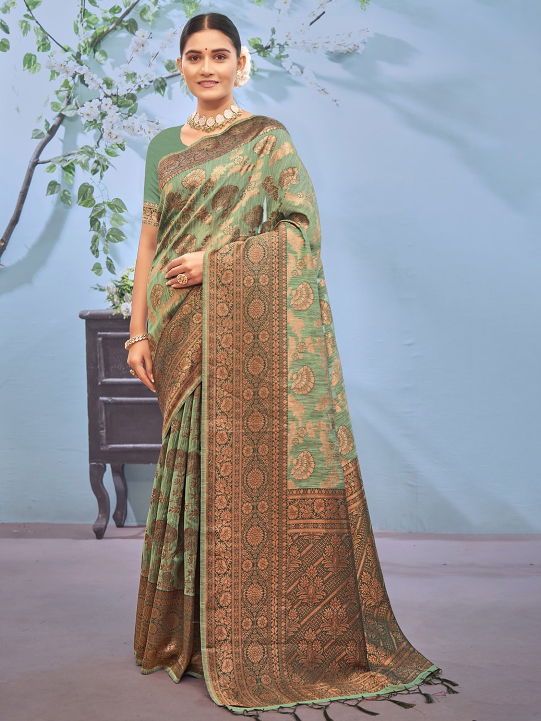 

SANGAM PRINTS Woven Design Zari Saree, Sea green