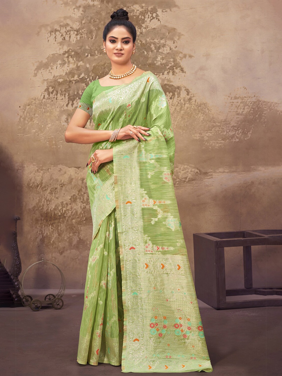 

SANGAM PRINTS Woven Design Zari Saree, Green