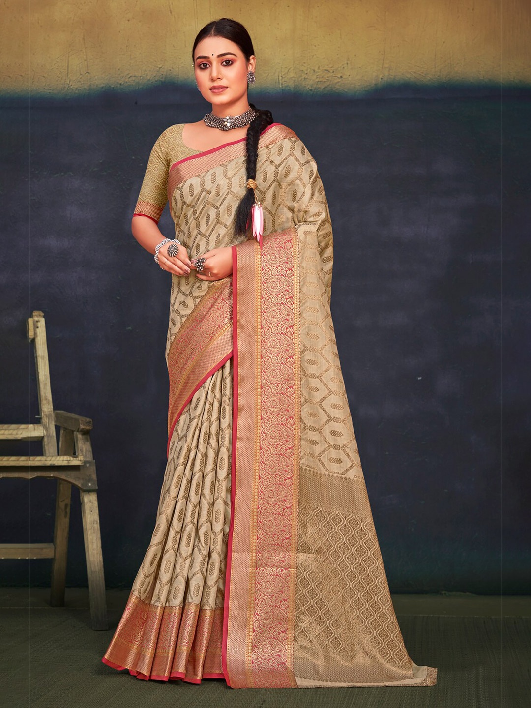 

SANGAM PRINTS Ethnic Motifs Woven Design Zari Saree, Cream