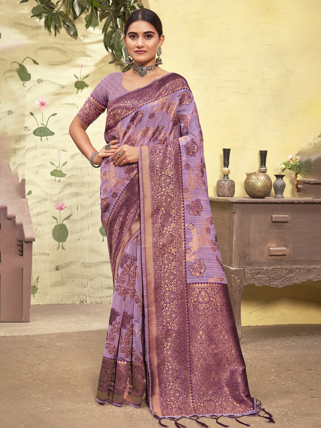 

SANGAM PRINTS Ethnic Motifs Zari Saree, Purple
