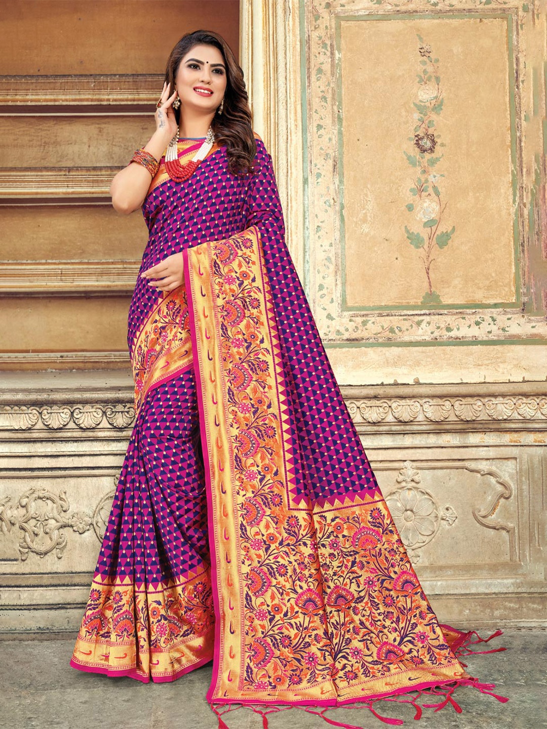 

SANGAM PRINTS Ethnic Motifs Silk Blend Saree, Purple