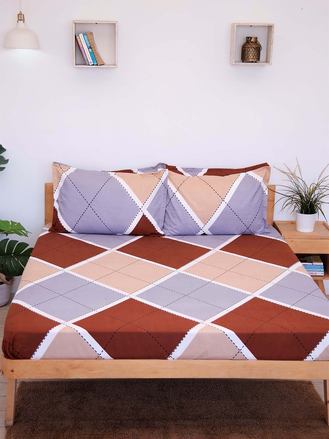 

Ariana Brown & Purple Geometric 144 TC Queen Bedsheet with 2 Pillow Covers