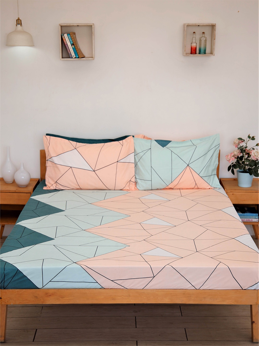 

Ariana Peach-Coloured & Blue Geometric 144 TC Queen Bedsheet with 2 Pillow Covers