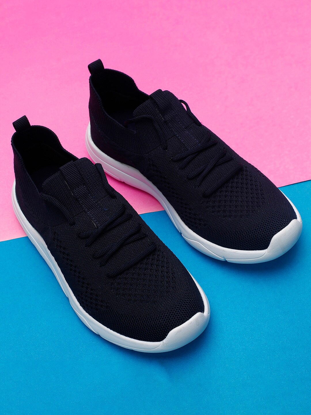 

max Boys Running Non-Marking Shoes, Navy blue