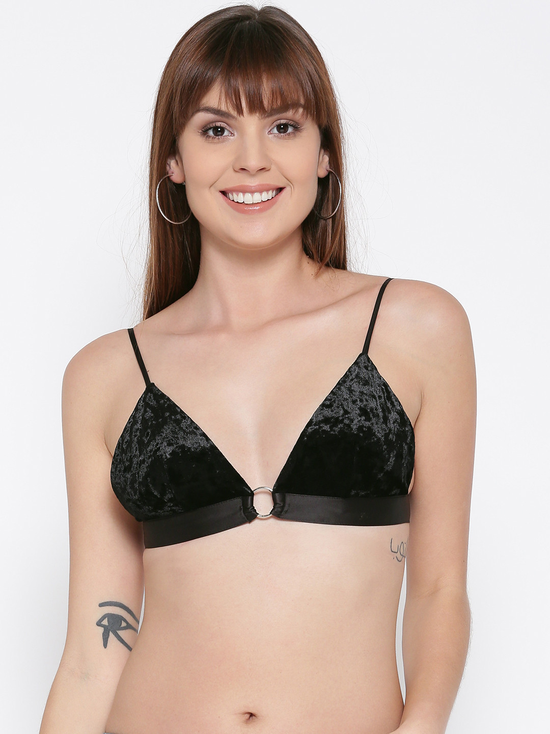

FOREVER 21 Black Solid Bralette Velvet Finish Top