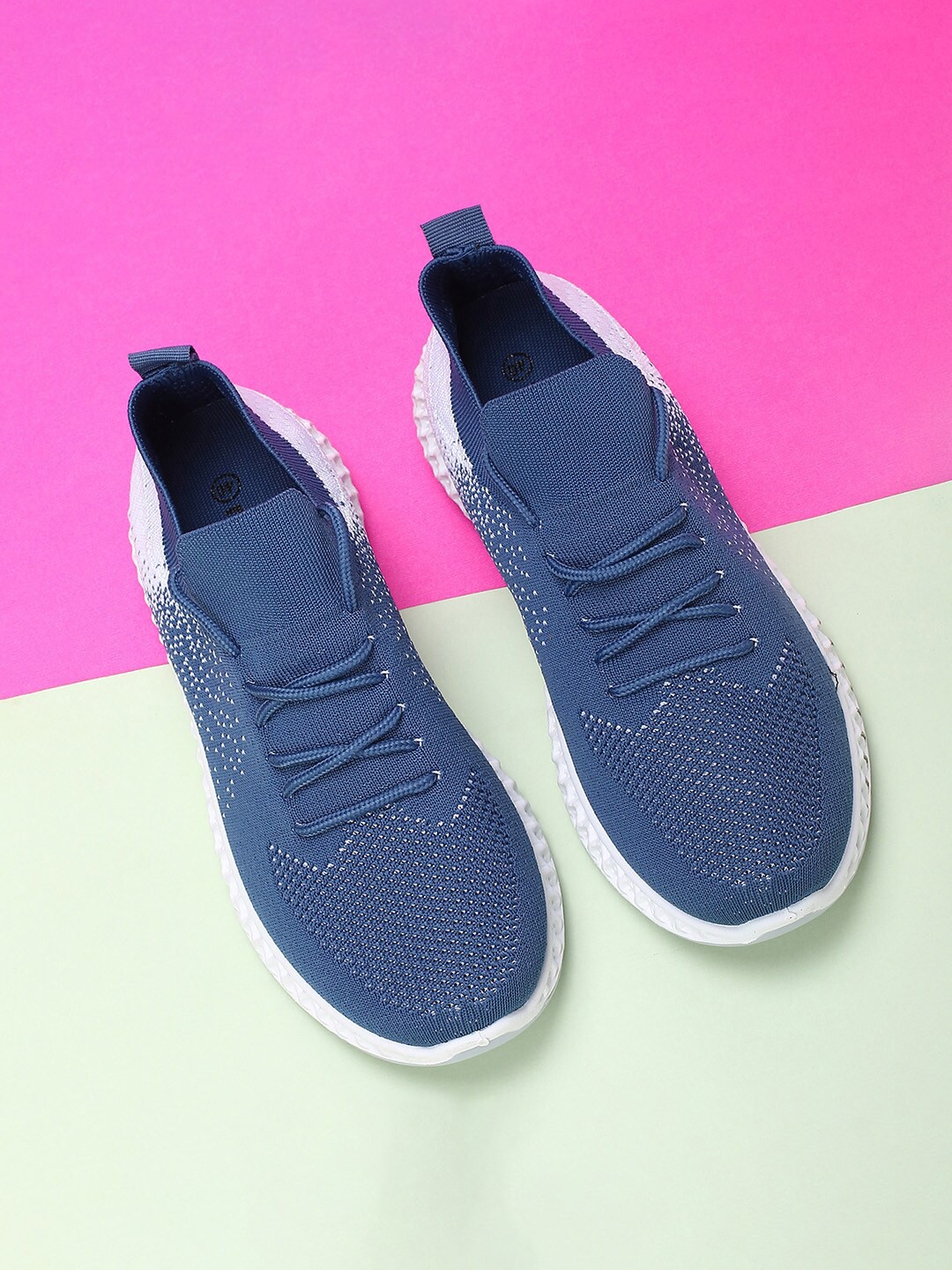

max Women Textured Sneakers, Blue