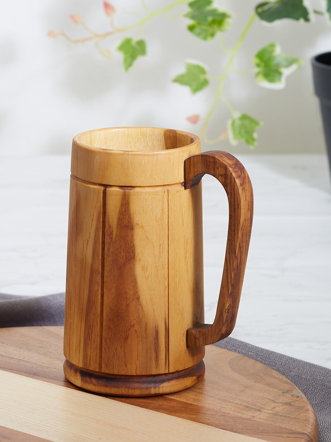 

HomeTown Beautiful Kitchen Brown Textured Teak Wood Beer Mug