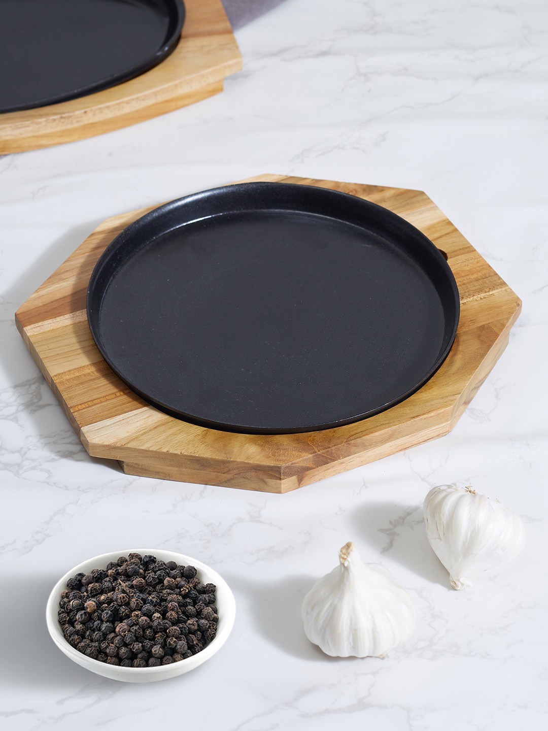 

HomeTown Brown Sizzler Round Plater Serveware