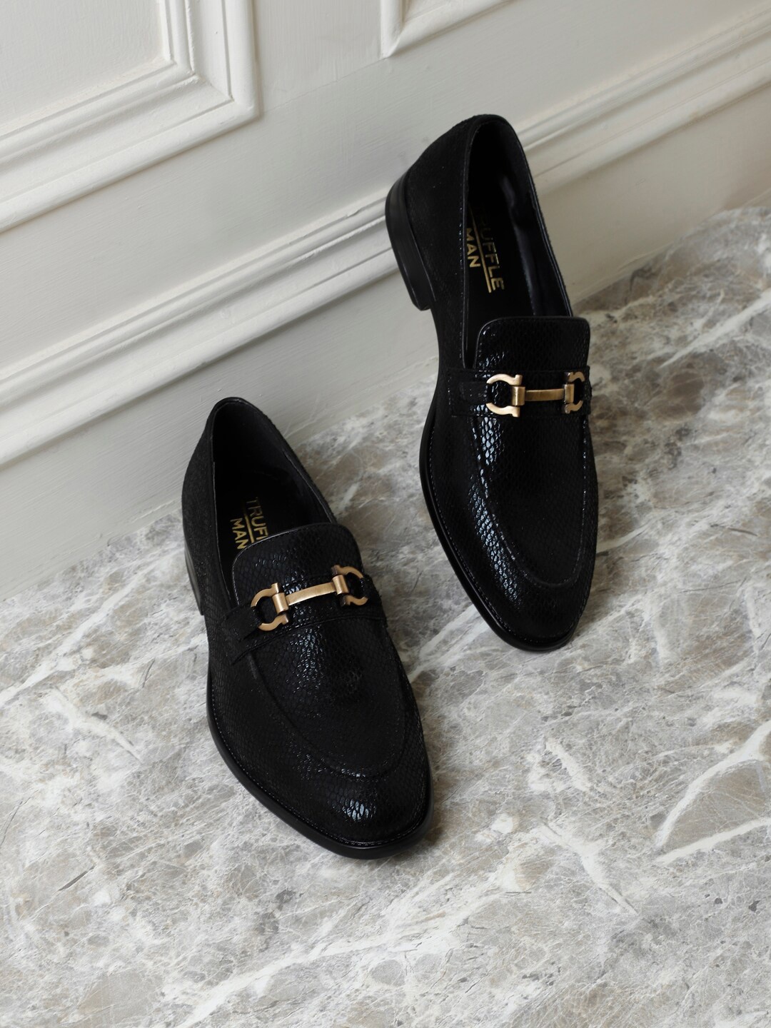 

Truffle Collection Men Textured Formal Loafers, Black