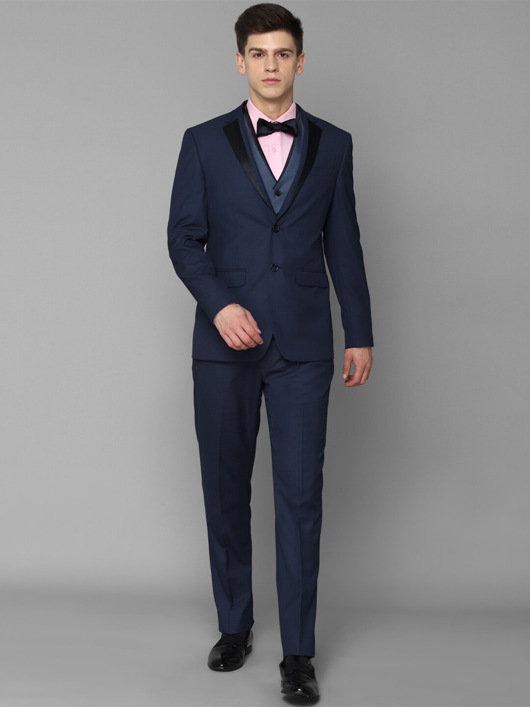 

Louis Philippe Men Single Breasted Three Piece Formal Suit, Navy blue